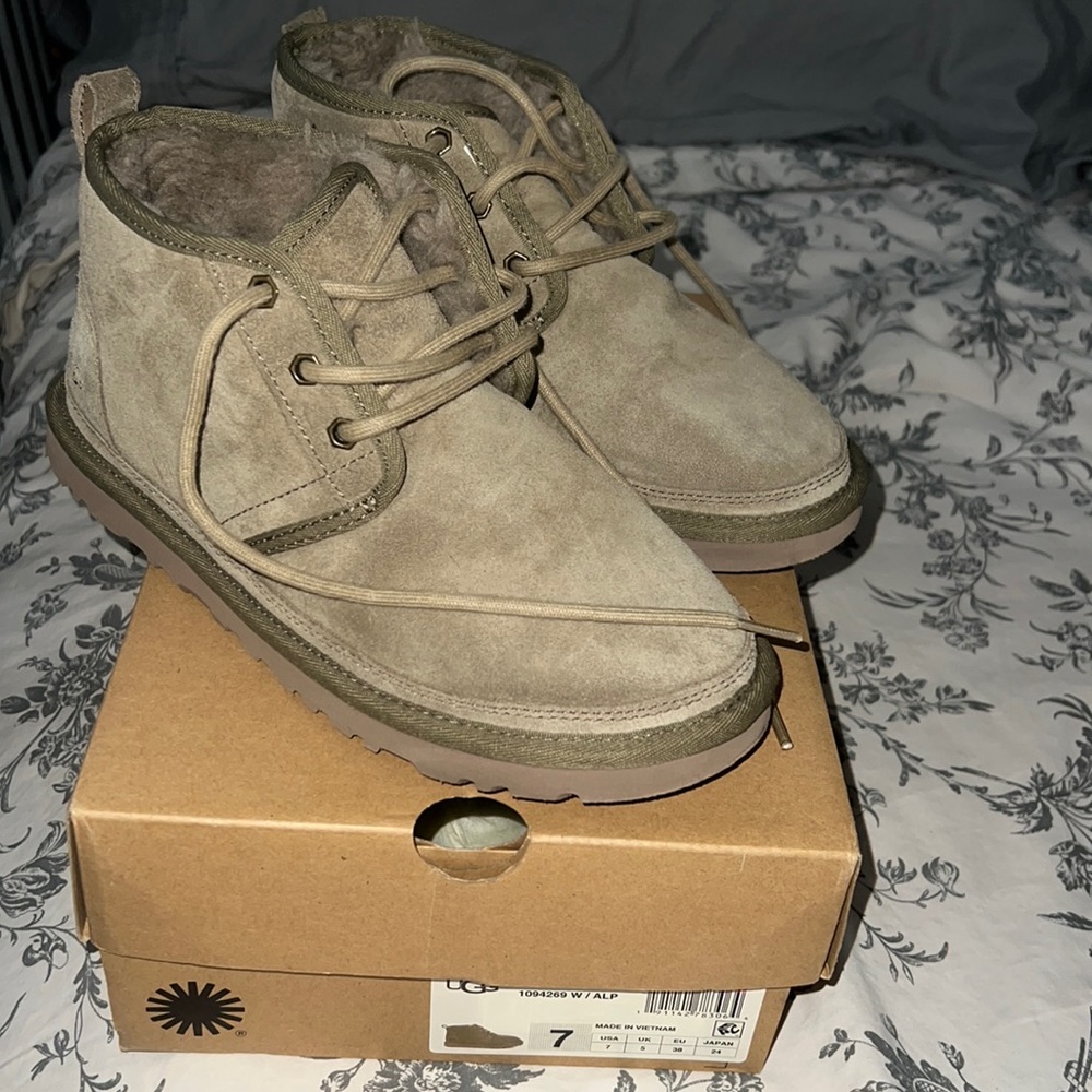 Neumel olive green Uggs